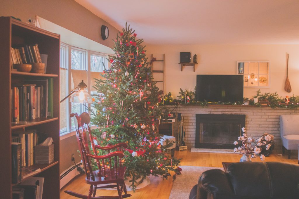 Christmas Decorating 101 When to Put Up and Take Down Your Decorations